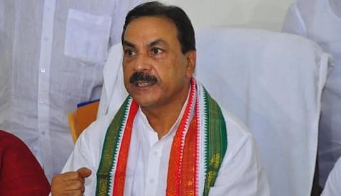 काँग्रेस नेते नसीम खान यांच्या मनधरणीचे प्रयत्न