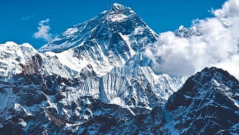 Mount Everest : नेपाळी सेना स्वच्छ करणार एव्हरेस्ट शिखर