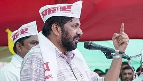 ‘केजरीवालप्रमाणे जेलमध्ये टाकू, नाहीतर उडवून टाकू’; बच्चू कडूंना जाहीर सभेत धमकीची चिठ्ठी