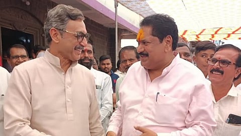 Sambhaji Raje, Sanjay Mandlik