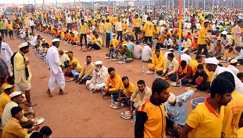 Balumama Rathotsava: बाळुमामांच्या महाप्रसादासाठी २० टन धान्य; लाखो भाविकांनी घेतला लाभ