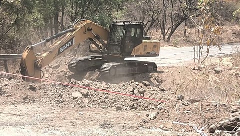 नगर : विठा घाटातील पुल पाडण्यास सुरूवात; राजूर- चितळवेडे- अकोले मार्गे वाहतूक वळवली