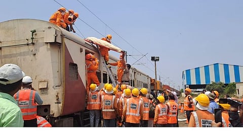 Solapur Nerws : दौंड-सोलापूर पॅसेंजरचा अपघात; मॉकड्रिलनंतर सर्वांनी सोडला सुटकेचा नि:श्वास