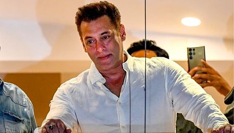 Salman Khan : गोळीबारानंतर सलमान खानशी मुख्यमंत्र्यांची फोनवरून चर्चा