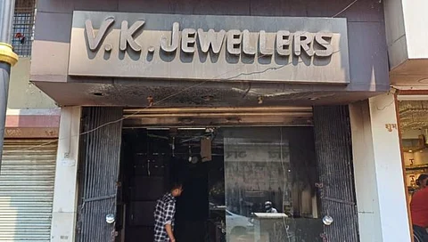 नागपूर: इतवारी सराफ मार्केटमधील ज्वेलर्सच्या दुकानाला भीषण आग