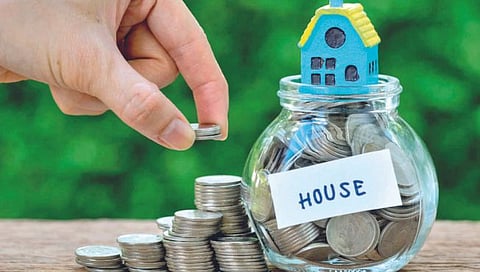 गृहकर्ज अगोदरच फेडावे की गुंतवणूक सुरू ठेवावी?