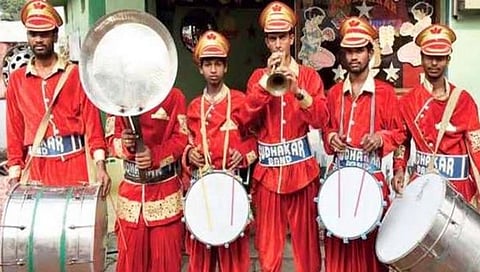 घटस्फोटानंतरही वडिलांनी मुलीला वाजत गाजत आणले घरी; जाणून घ्या काय आहे प्रकरण