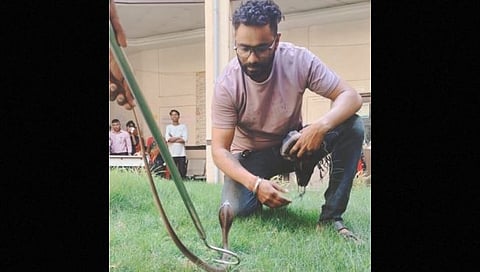 नागपूर: बापरे..! मतदान केंद्रात निघाला साप