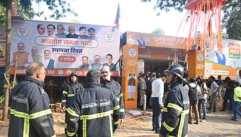 मुंबईतील भाजप प्रदेश कार्यालयात आग: धुराचे लोट
