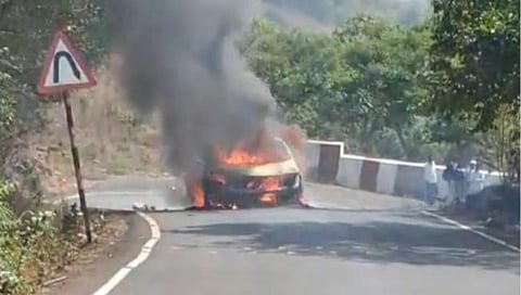 Tilari Ghat बर्निंग कार