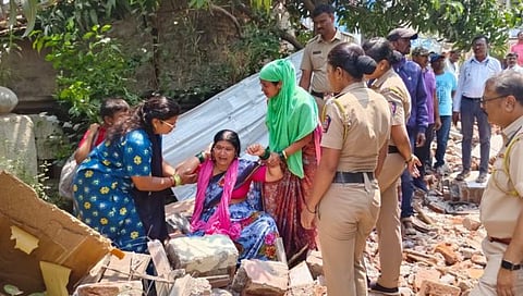 Kolhapur News : स्थगिती आदेश आला तोपर्यंत संसार उध्वस्त झाला… पेठवडगावात आजही कारवाई सुरूच