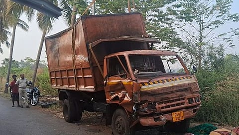 ट्रकला भीषण अपघात