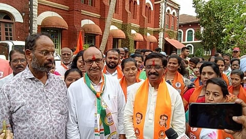 सावंतवाडी : दीपक केसरकरांच्या रक्तातच कृतघ्नता! विनायक राऊत यांची टीका