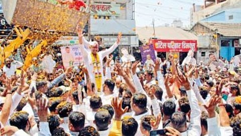 सांगलीत ‘विशाल’ मेळावा; दादाप्रेमी भरउन्हात एकवटले