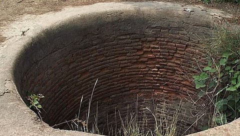 जालना : इतका निष्ठूर का झाला बाप? पोटच्या तीन पोरांना विहीरीत फेकले; डोमेगाव येथील घटना