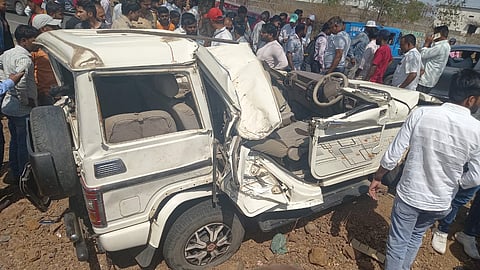 नाशिकच्या दिंडोरी म्हसरुळ रोडवर भीषण अपघात, 5 ठार, 3 जखमी