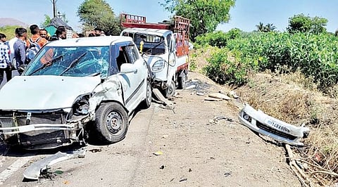 कल्याण-नगर महामार्गावर तिहेरी अपघात; सुदैवाने जीवितहानी नाही