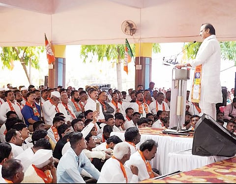 घरातील व्यक्ती म्हातारी झाली की तरुणांच्या हाती कारभार द्यायचा : अजित पवार