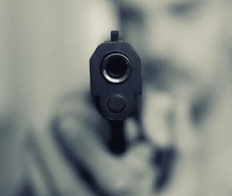 पुणे पुन्हा हादरलं! येरवड्यातील अग्रसेन शाळेसमोर तरुणावर गोळीबार