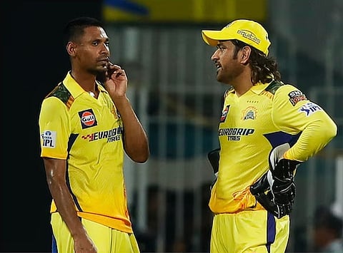 IPL 2024 : सीएसकेला मोठा धक्का! ‘हा’ यशस्वी गोलंदाज मायदेशी परतला