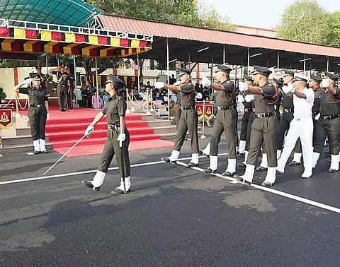 लष्करी वैद्यकीय महाविद्यालयाचा पदवीदान समारंभ उत्साहात..!