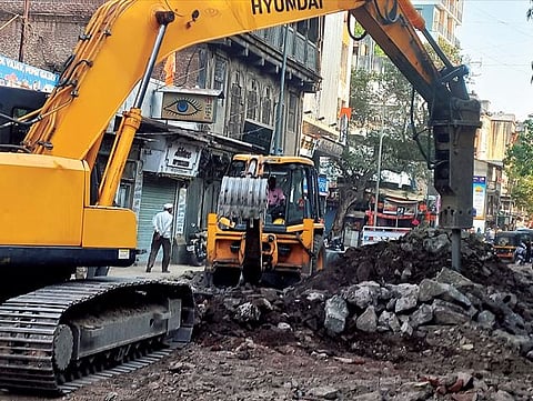 खोदाईमुळे कोंडीत भर; रेंगाळणार्या कामांमुळे वाहतूकीत अडथळे