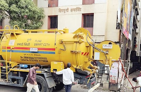 ड्रेनेज लाइनच्या दुरुस्तीचे काम अखेर पूर्ण; धायरीकरांनी घेतला मोकळा श्वास