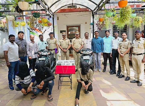 Crime News : दुचाकीस्वारास मारहाण करुन लूटणाऱ्या तिघांना अटक
