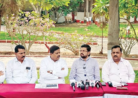 सुप्रिया सुळेंना धक्का ! खंदे समर्थक प्रवीण माने अजित पवार गटात