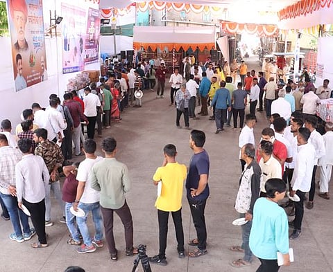 अबब..! ‘दहा हजार किलोंची मिसळ’ : महात्मा फुले जयंतीनिमित्त उपक्रम