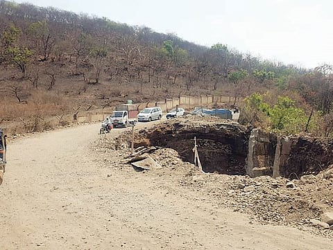 लालफितीत अडकले पुलाचे काम; एनडीए रस्त्यावरील चित्र