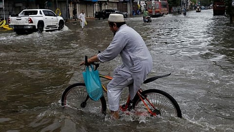 पाकिस्तानमध्ये मोठी नैसर्गिक आपत्ती; विजांसह मुसळधार पाऊस, ४१ जणांचा मृत्यू