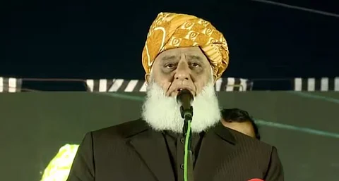 पाकिस्तानमधील विरोधी पक्ष जमियत उलेमा-ए-इस्लाम पाकिस्तानचे प्रमुख मौलाना फजलुर रहमान.