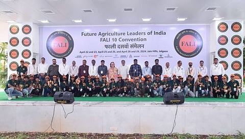 जळगाव | फालीच्या पहिल्या सत्राचा पारितोषिक देऊन समारोप