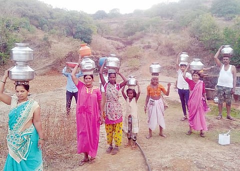 आदिवासी महिलांचा पाण्यासाठी वणवण; कोपरे, मांडवे, जांभुळशी, मुथाळणे गावे तहानलेलीच