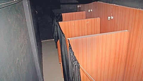 सांगली : कॅफेच्या अंधार्या खोलीत रंगतो ‘इश्काचा खेळ’