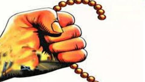 नाशिक : सभेतून राष्ट्रवादी कॉंग्रेस शरद पवार गटाच्या जिल्हाध्यक्षांची सोनसाखळी चोरटयाने केली लंपास