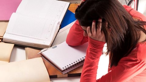 नाशिकमध्ये अभ्यासाच्या तणावातून विद्यार्थिनीने संपविले जीवन