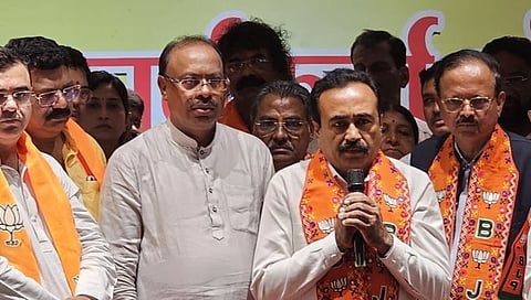 धुळे : डॉ. तुषार शेवाळे यांचा भाजपामध्ये प्रवेश