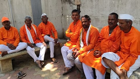 सिडको : अंबड पोलिस ठाणे येथे ताब्यात घेतलेले कार्यकर्ते. (छाया : राजेंद्र शेळके)