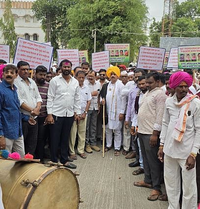 माजी आमदार शरद सोनवणेंचा जुन्नर तहसीलदार कार्यालयावर मोर्चा