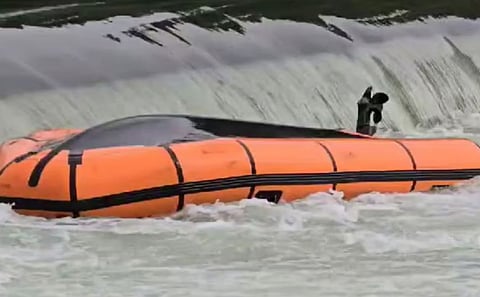 बुडालेल्या व्यक्तीस शोधायला गेलेल्या SDRF पथकाची बोट उलटली; तिघांचा मृत्यू