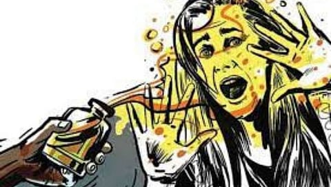 Nashik Acid attack News | राग आला म्हणून त्याने तिच्यावर केला ॲसिडहल्ला, चुंचाळे येथील घटना