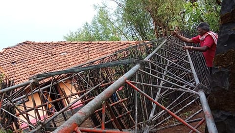 कोल्हापूर : भाततळी येथे मुसळधार पाऊस; टॉवर कोसळला