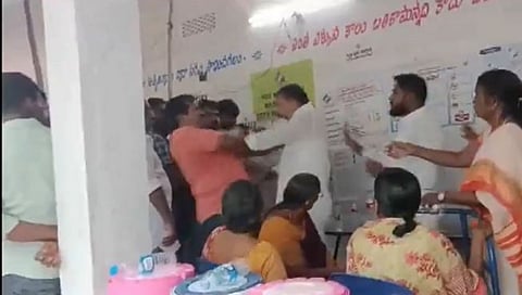 Lok Sabha Election 2024 : आंध्रप्रदेश : मतदान केंद्रावर आमदाराकडून मतदाराला मारहाण