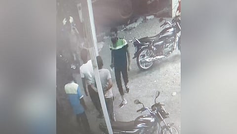 झोडगे गावात पेट्रोलपंपावर अज्ञातांकडून गोळीबार