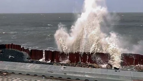Cyclone Remal Update : ‘रेमल’ चक्रीवादळ बंगालच्या किनारपट्टीवर धडकले; मान्सूनची दुसरी शाखा सक्रिय