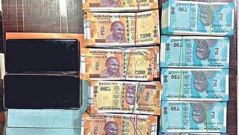 नववी पास तरुणाने यूट्यूबवर बघून छापल्या बनावट नोटा