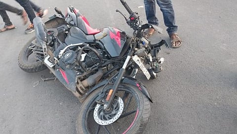 नांदेड : भोकर येथे हायवा-दुचाकी अपघातात दोघे ठार