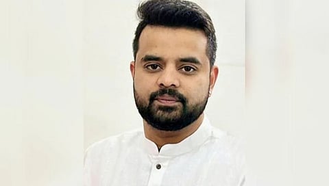 प्रज्वल रेवन्ना जर्मनीहून बेंगळुरूला रवाना, कारवाईसाठी विमानतळावर एसआयटी सज्ज